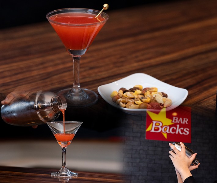 BAR Backs | 200種類以上のアルコールを取り揃えております