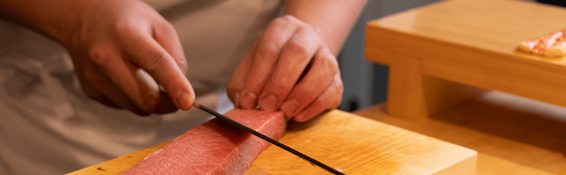 鮨 忠次 | 一貫一貫心を込めて握る赤酢寿司